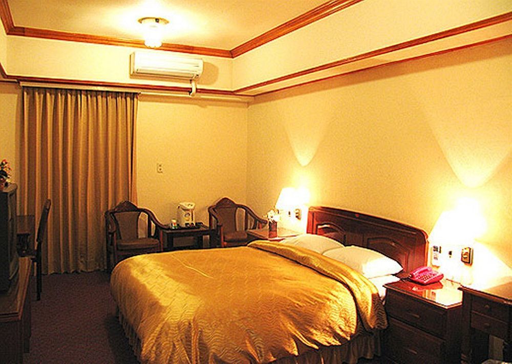 Sin Fu Business Hotel Ταϊχούνγκ Εξωτερικό φωτογραφία
