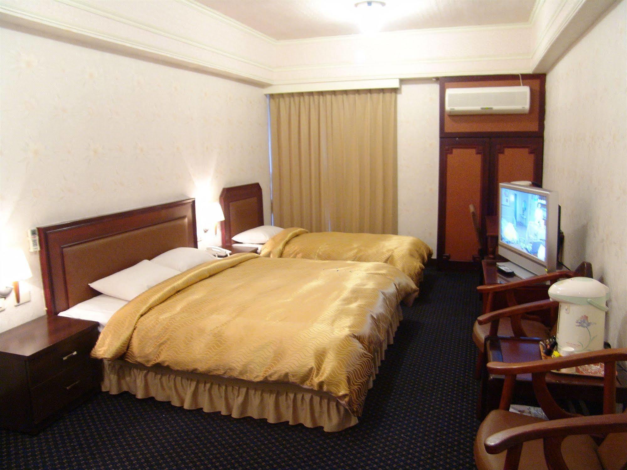 Sin Fu Business Hotel Ταϊχούνγκ Εξωτερικό φωτογραφία